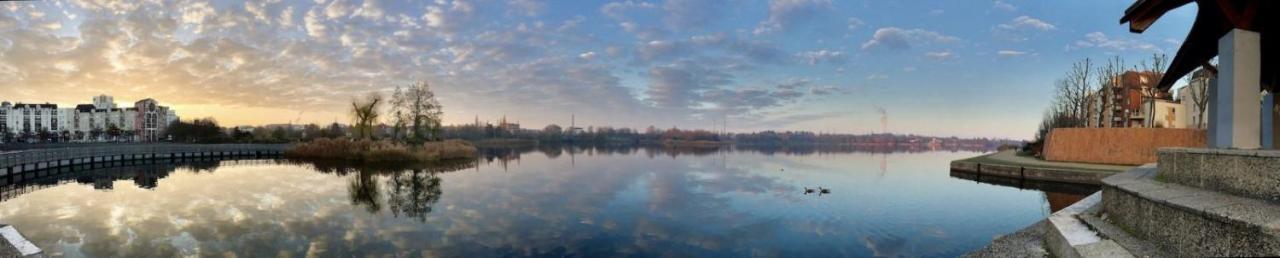 The Lake Aurora Suite - Duke Housing Creteil Luaran gambar