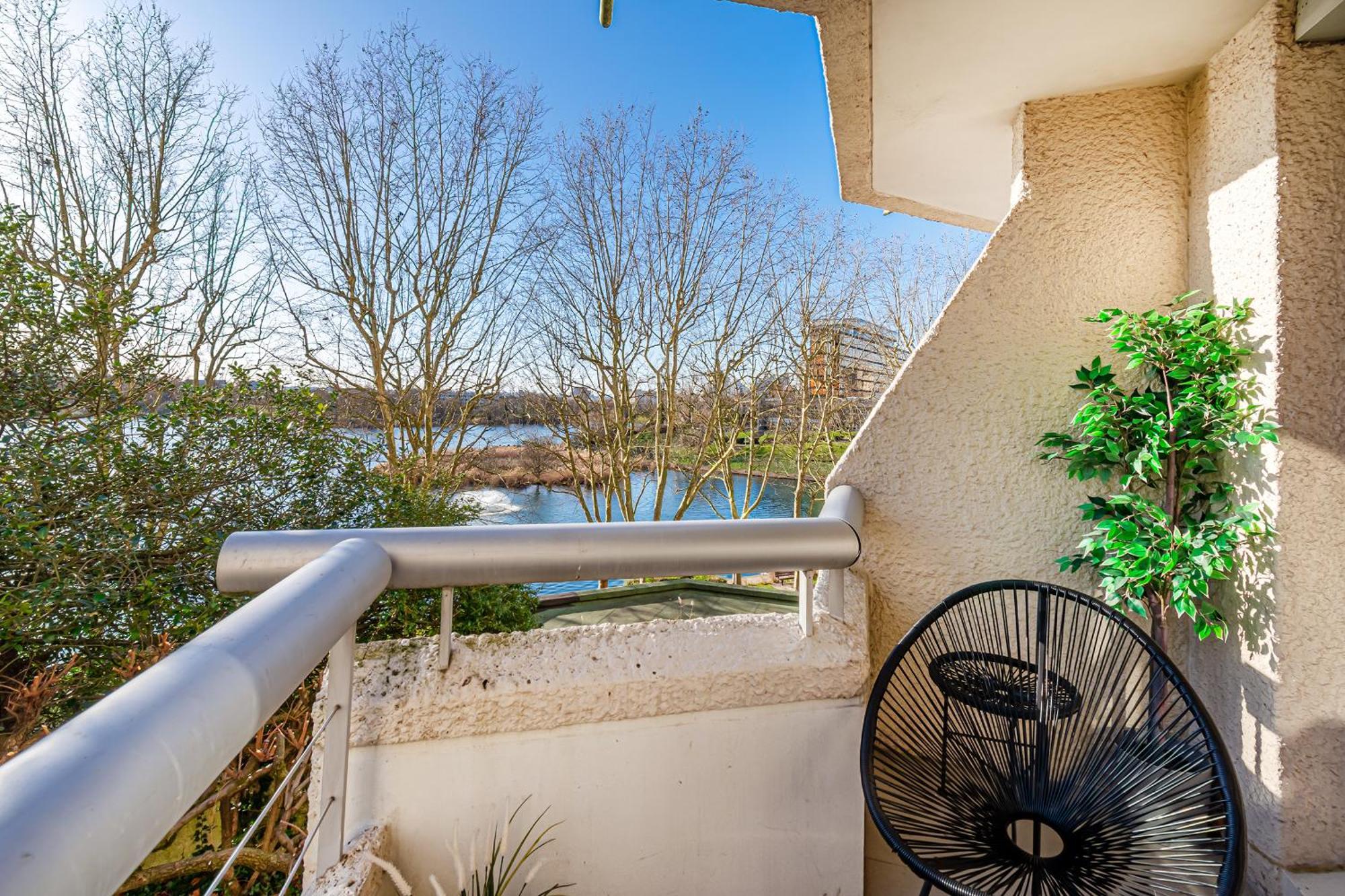 The Lake Aurora Suite - Duke Housing Creteil Luaran gambar